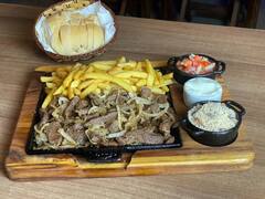 Contra File Grill com Fritas